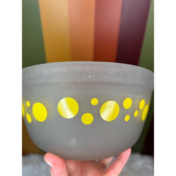Vintage anchor hocking frosted bowl yellow polka dots - VINTAGE CONDITION - Picture 2 of 7